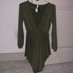 Green dress v neck long sleeve
